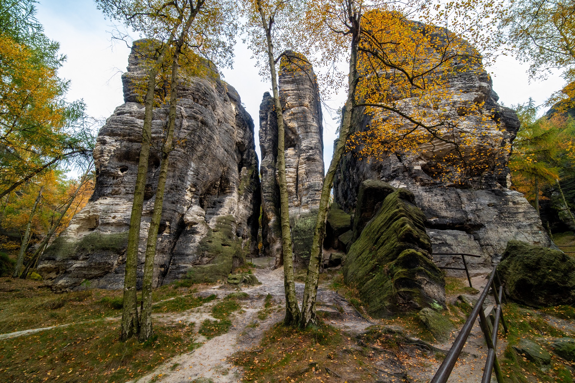 Sandstone towers along the Tisa Rocks trail in autumn